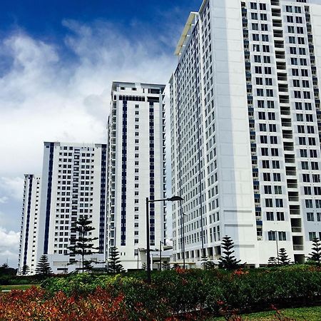 Ron's Condo Overlooking the Lake Tagaytay City Buitenkant foto