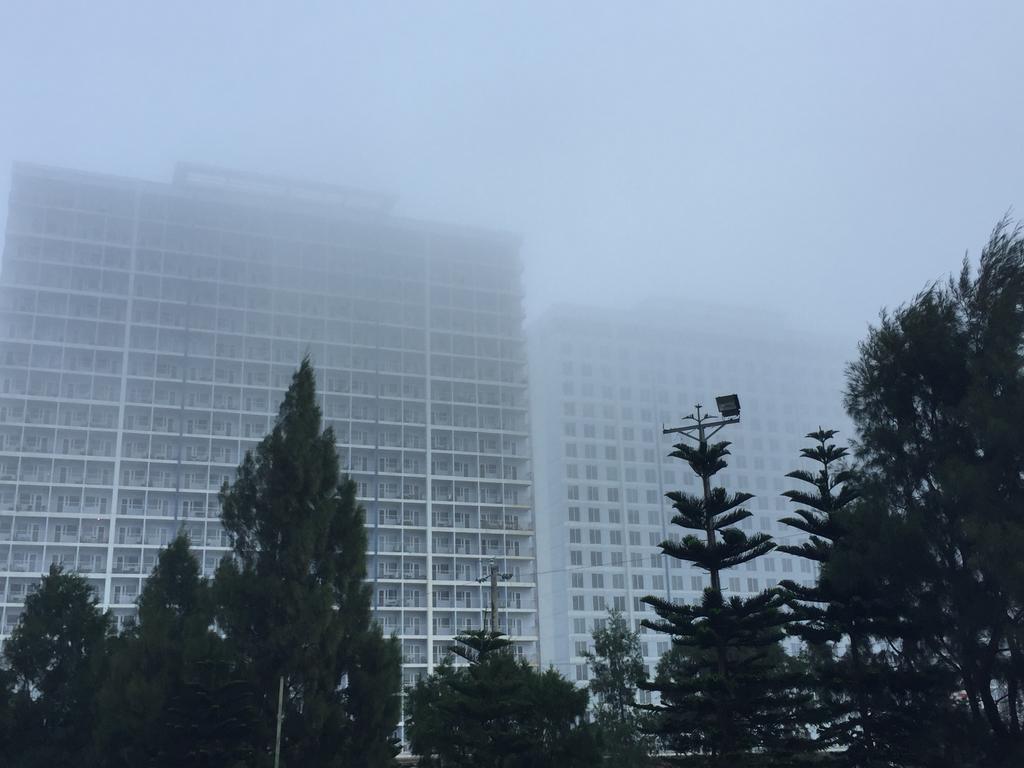 Ron's Condo Overlooking the Lake Tagaytay City Buitenkant foto