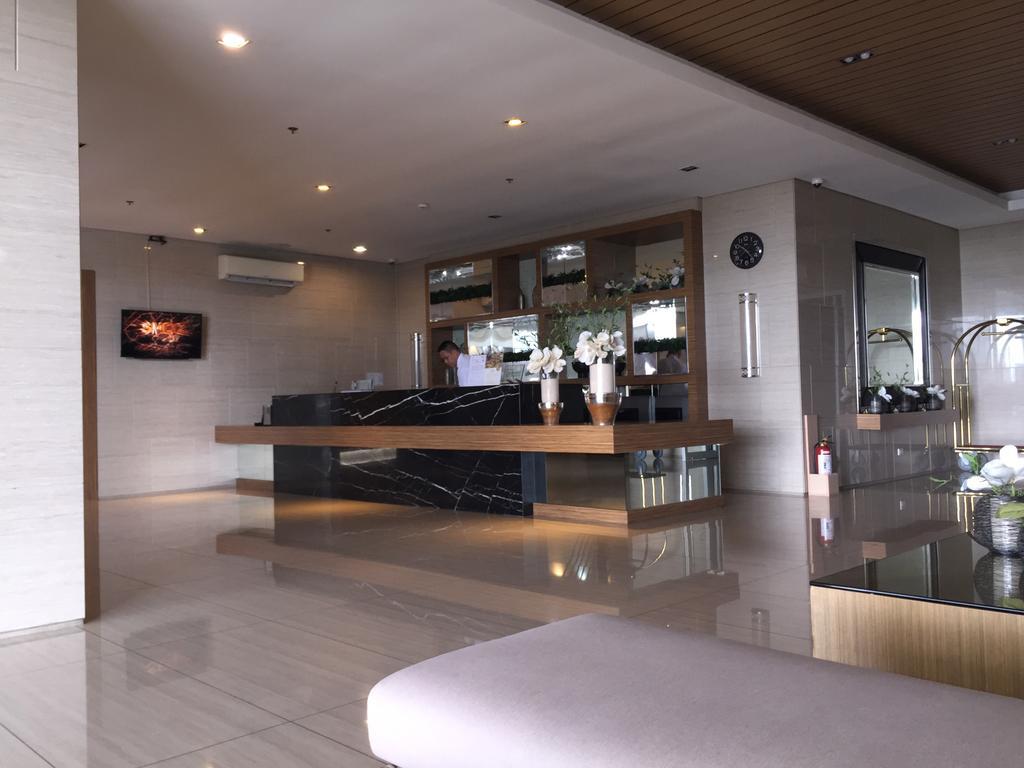 Ron's Condo Overlooking the Lake Tagaytay City Buitenkant foto
