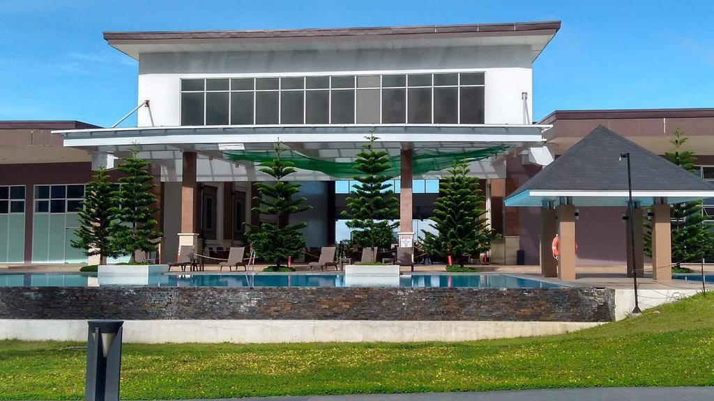Ron's Condo Overlooking the Lake Tagaytay City Buitenkant foto