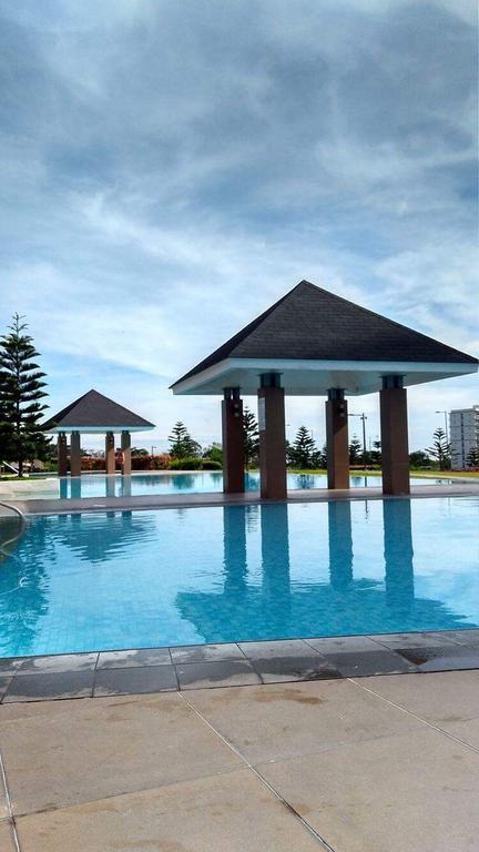 Ron's Condo Overlooking the Lake Tagaytay City Buitenkant foto