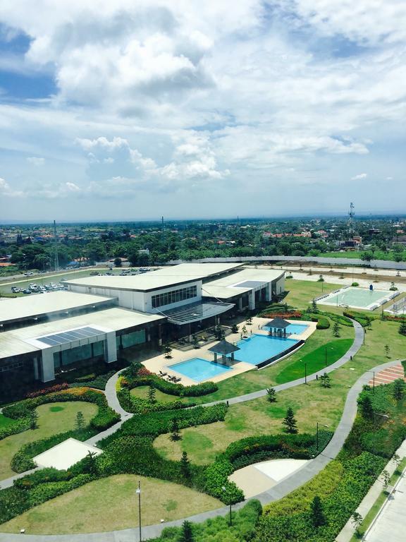 Ron's Condo Overlooking the Lake Tagaytay City Buitenkant foto